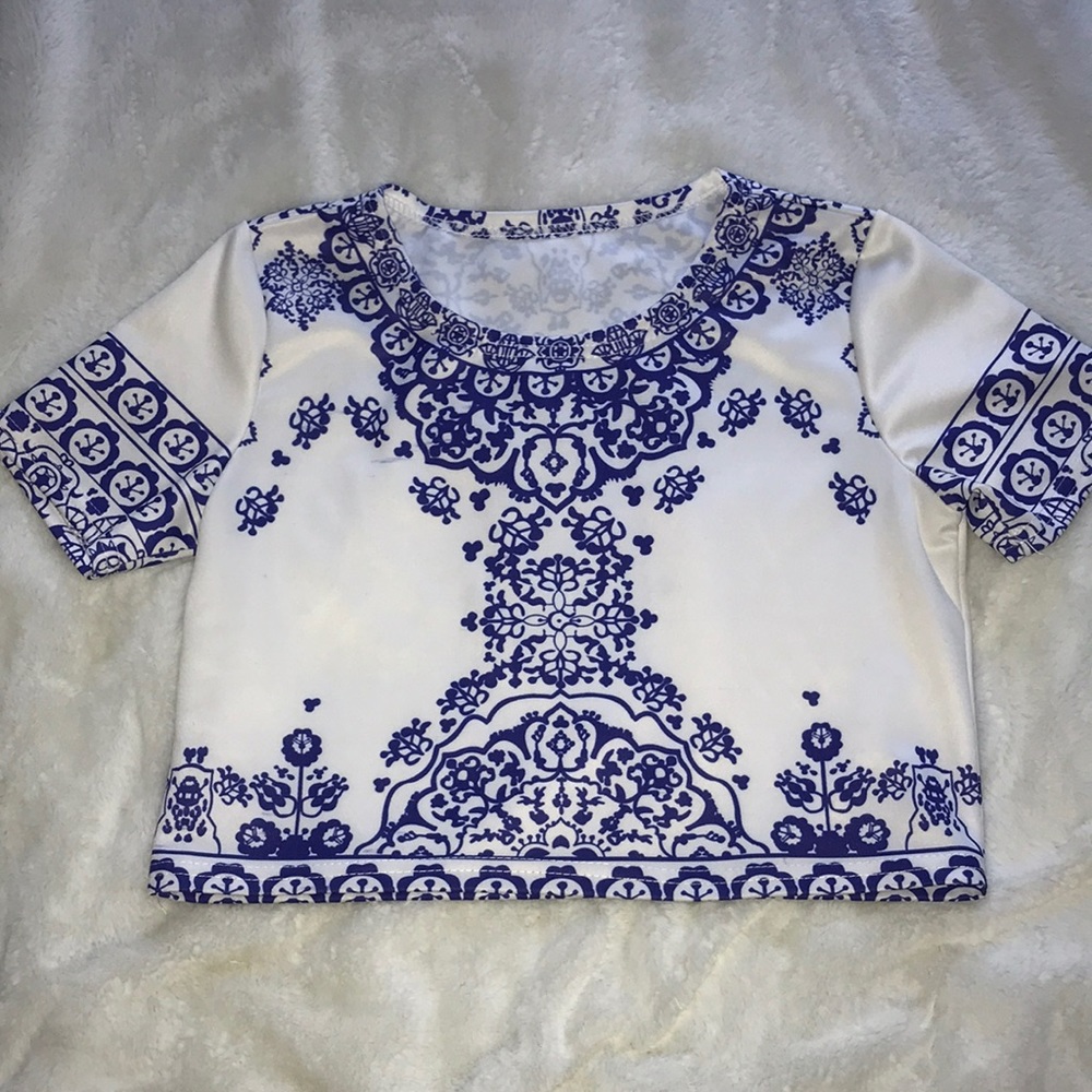 Crop top with design